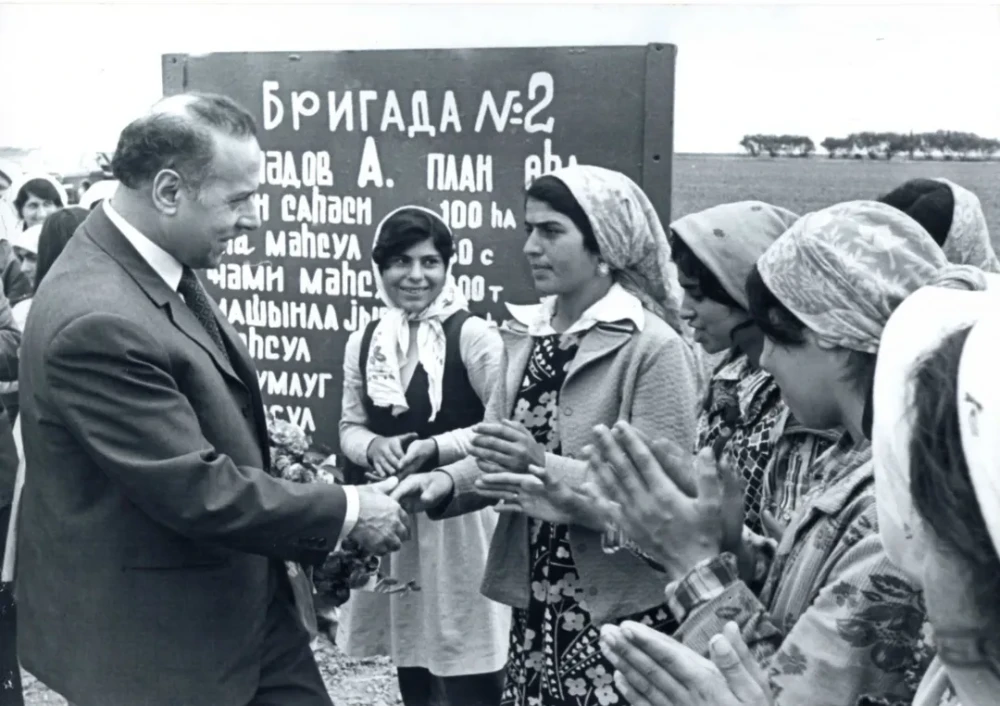 Ulu Öndər Heydər ƏliyevinTarixi Neftçala Səfəri